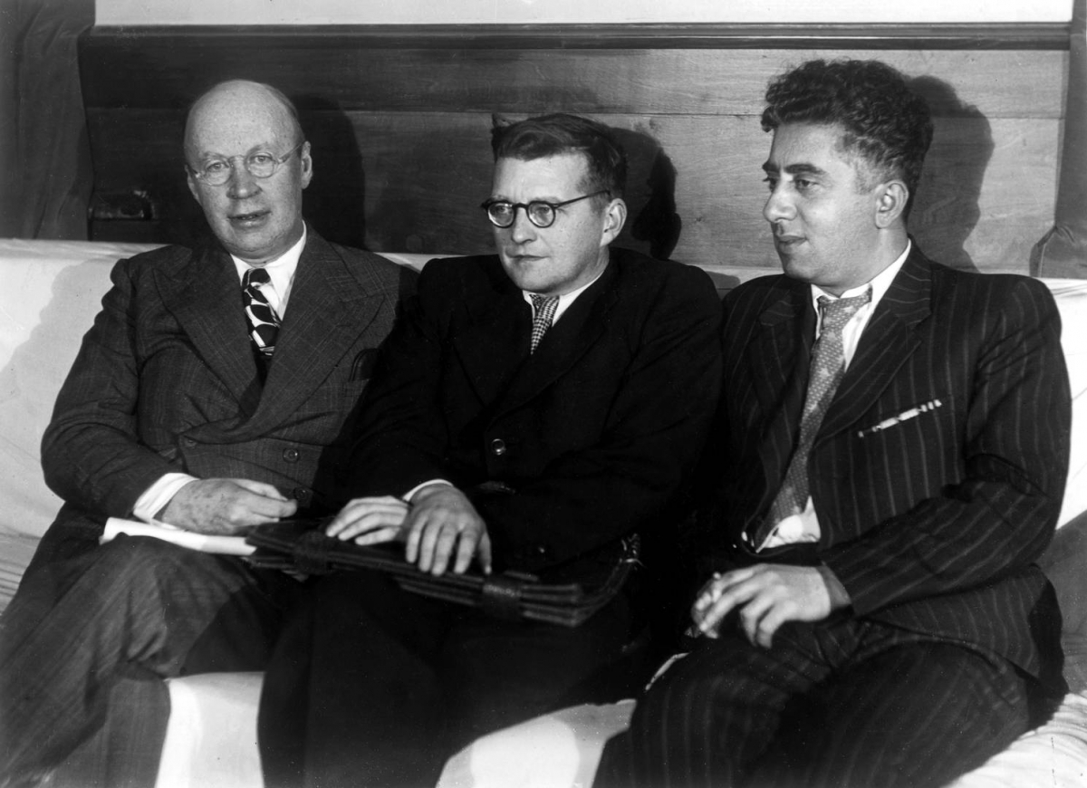 Сергей Прокофьев, Дмитрий Шостакович и Арам Хачатурян.
1945